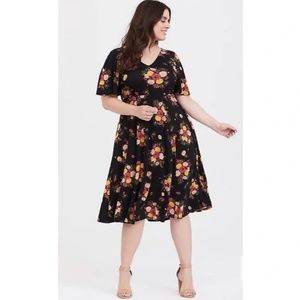 Torrid 5x Midi Black Floral Dress